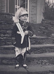Tony dress up